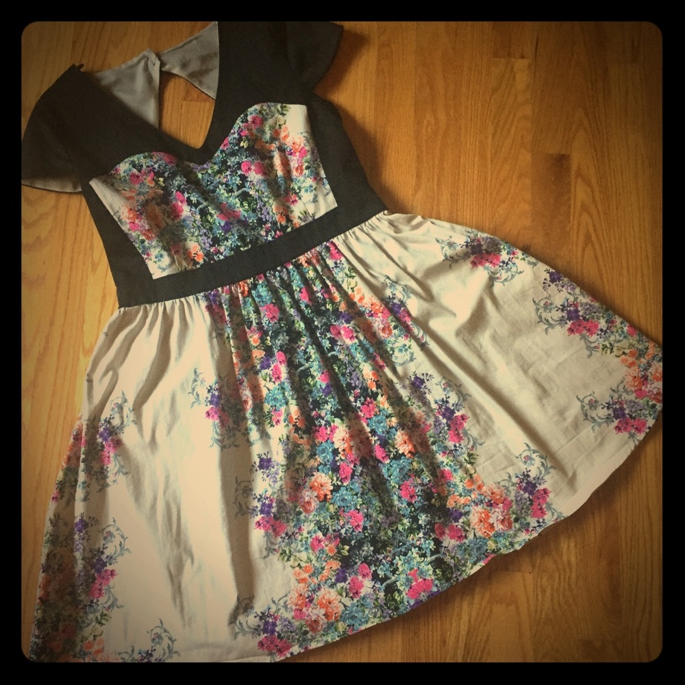 Fantastic Dorothy Perkins party dress!